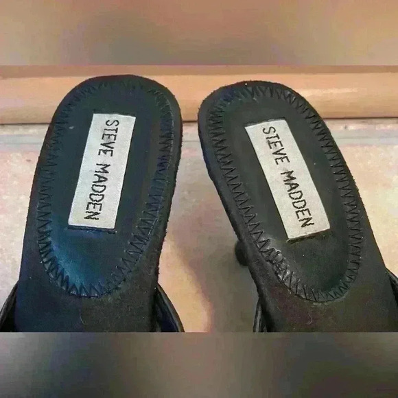 Vintage 90s Steve Madden black kitten heel mules with sequin, embroidery; size 8 - Picture 4 of 5